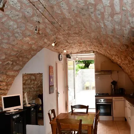 Gîte Domaine du Théron Mostuéjouls Extérieur photo