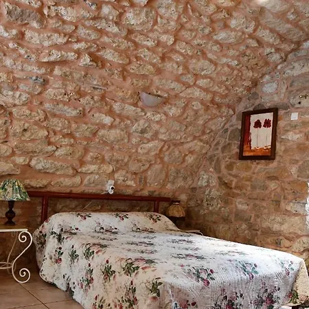 Gîte Domaine du Théron Mostuéjouls Extérieur photo