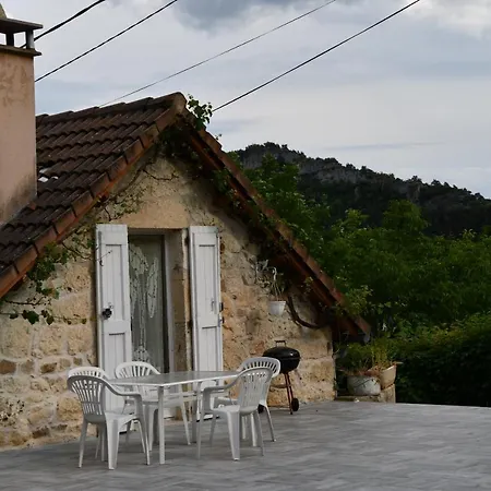 Gîte Domaine du Théron Mostuéjouls Extérieur photo